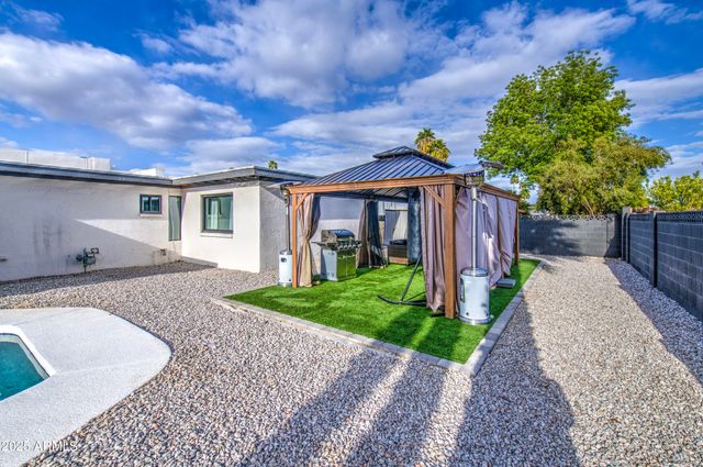 919 W PORT ROYALE Lane, Phoenix, AZ 85023