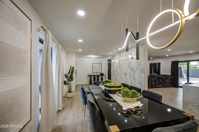 919 W PORT ROYALE Lane, Phoenix, AZ 85023