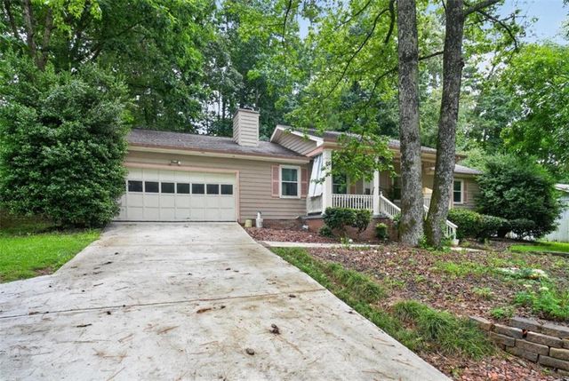 8198 Rockbridge Road, Lithonia, GA 30058