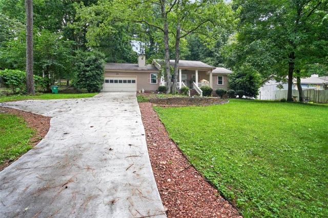 8198 Rockbridge Road, Lithonia, GA 30058