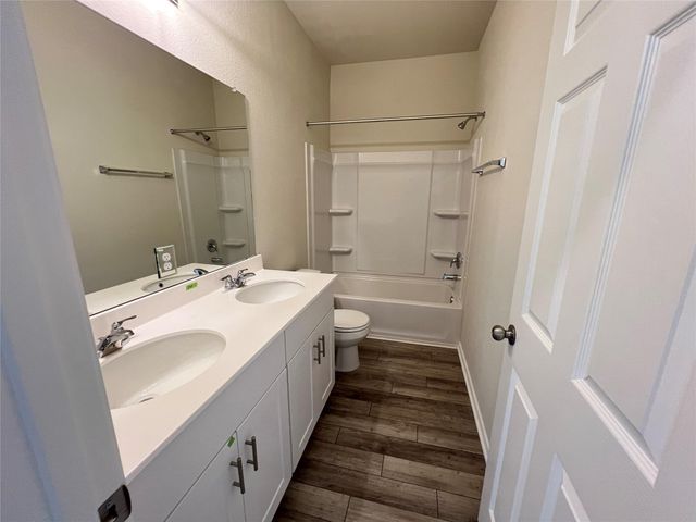 561 Papaya DR, Buda, TX 78610