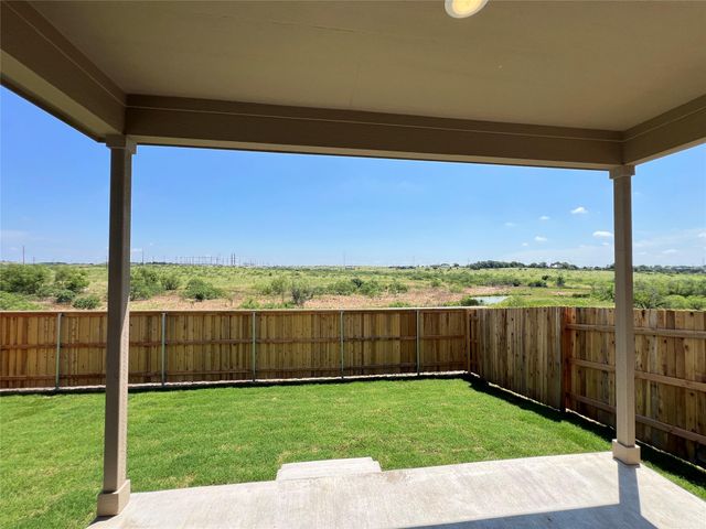 561 Papaya DR, Buda, TX 78610