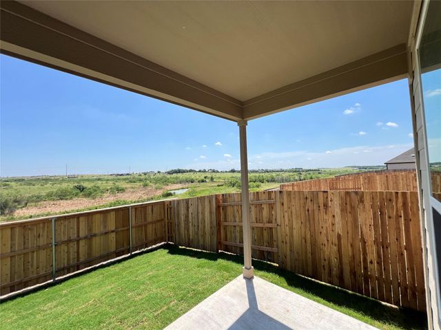 561 Papaya DR, Buda, TX 78610