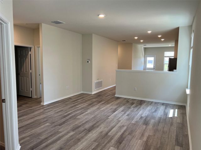 561 Papaya DR, Buda, TX 78610