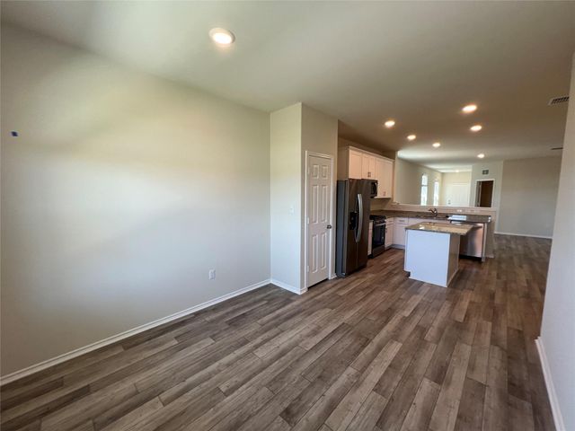 561 Papaya DR, Buda, TX 78610