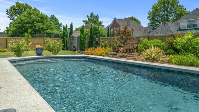 4506 W Creekview Drive, Rogers, AR 72758