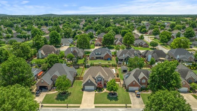 4506 W Creekview Drive, Rogers, AR 72758