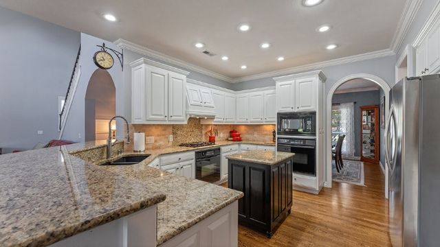 4506 W Creekview Drive, Rogers, AR 72758