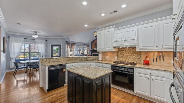 4506 W Creekview Drive, Rogers, AR 72758