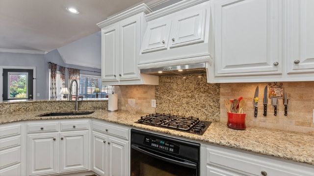 4506 W Creekview Drive, Rogers, AR 72758