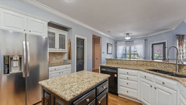 4506 W Creekview Drive, Rogers, AR 72758