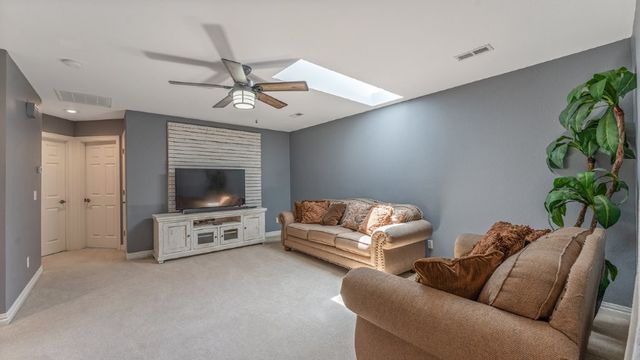 4506 W Creekview Drive, Rogers, AR 72758