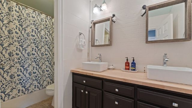 4506 W Creekview Drive, Rogers, AR 72758