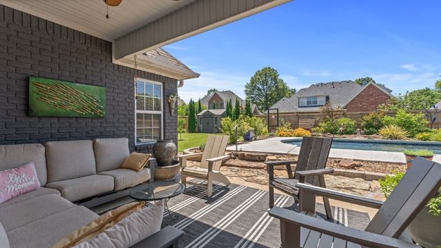 4506 W Creekview Drive, Rogers, AR 72758