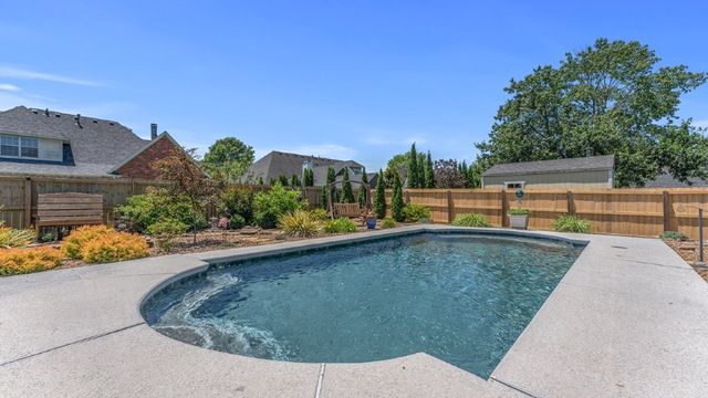 4506 W Creekview Drive, Rogers, AR 72758