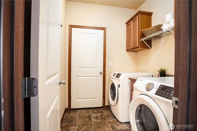 922 Grinnell Avenue SW, Orting, WA 98360