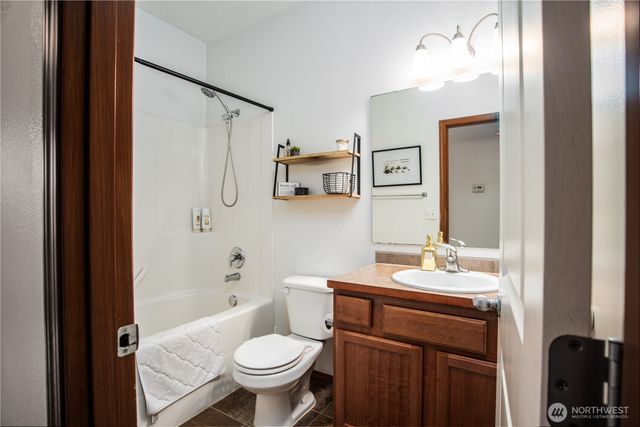 922 Grinnell Avenue SW, Orting, WA 98360