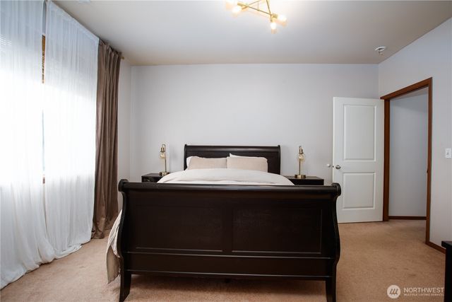 922 Grinnell Avenue SW, Orting, WA 98360