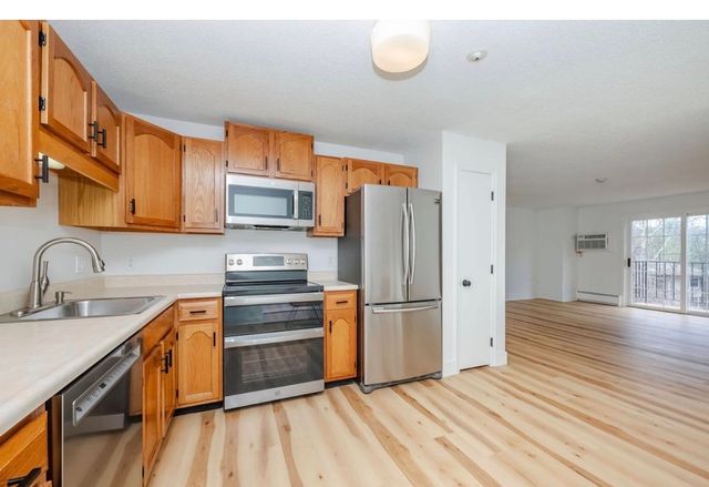 130 Endicott St N Unit 309, Laconia, NH 03246