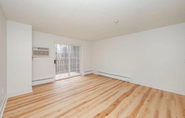 130 Endicott St N Unit 309, Laconia, NH 03246