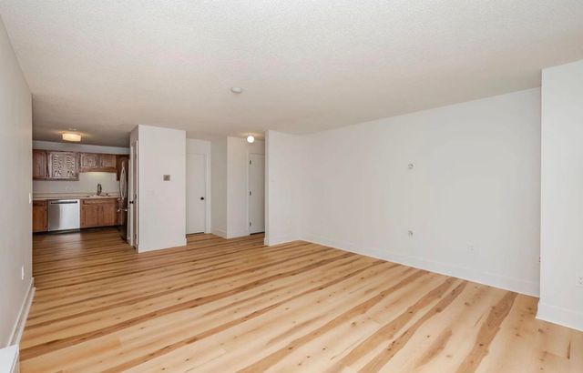 130 Endicott St N Unit 309, Laconia, NH 03246