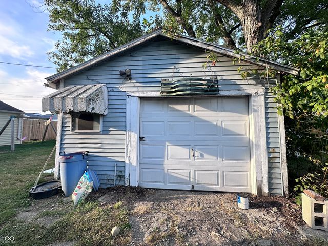 614 W 34th Street, Anderson, IN 46013