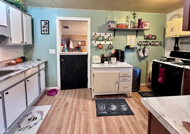 614 W 34th Street, Anderson, IN 46013