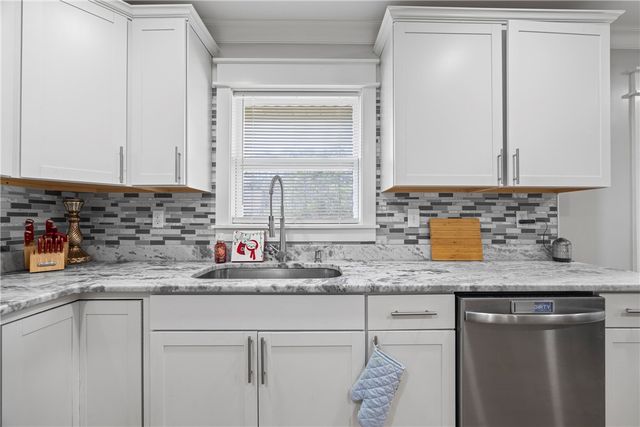 318 S Pine Street, Walhalla, SC 29691