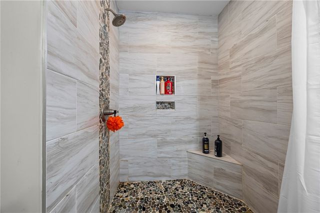 318 S Pine Street, Walhalla, SC 29691