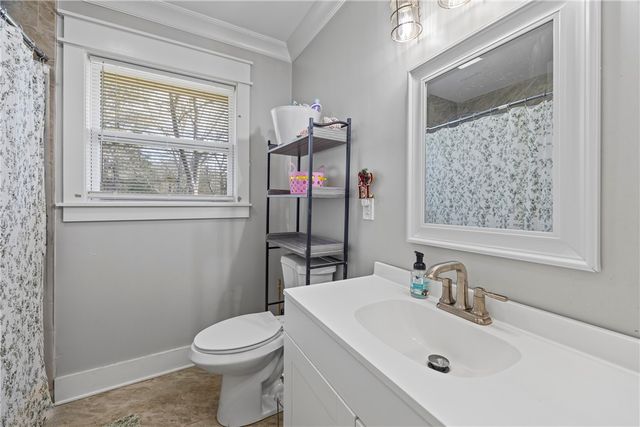 318 S Pine Street, Walhalla, SC 29691