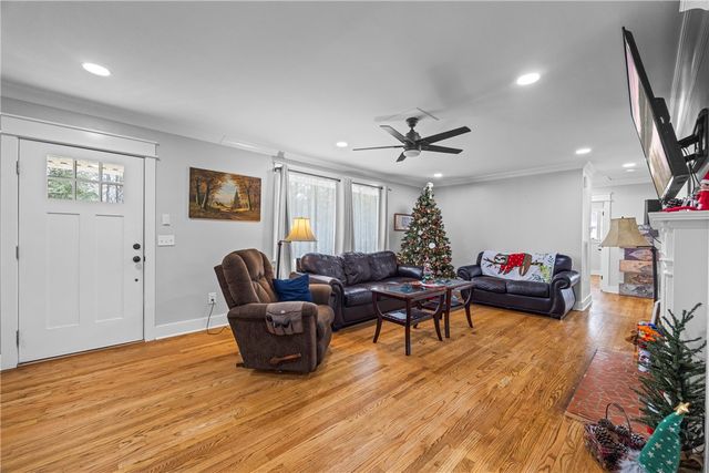 318 S Pine Street, Walhalla, SC 29691