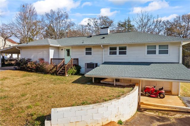 318 S Pine Street, Walhalla, SC 29691