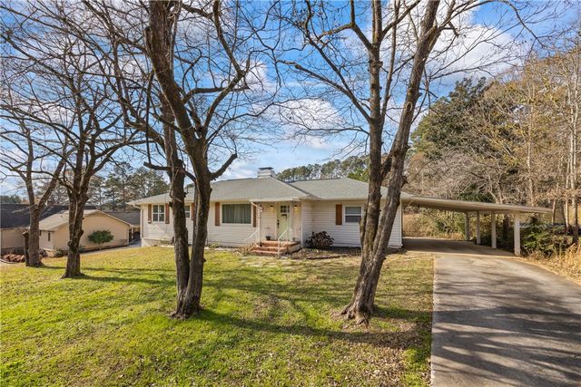 318 S Pine Street, Walhalla, SC 29691