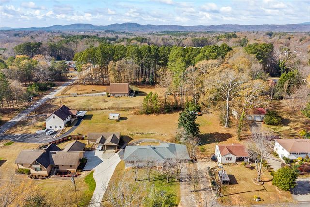 318 S Pine Street, Walhalla, SC 29691