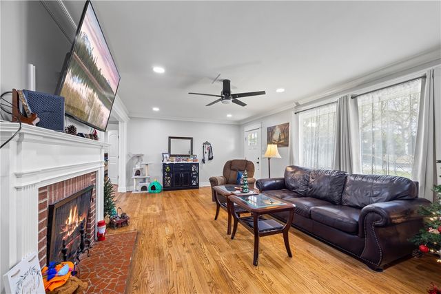 318 S Pine Street, Walhalla, SC 29691