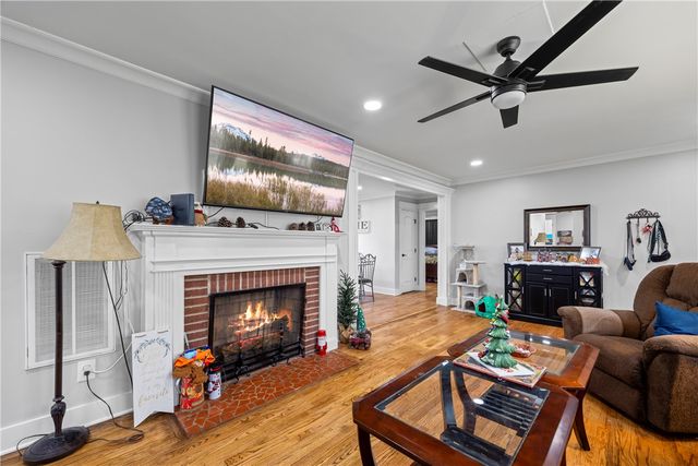 318 S Pine Street, Walhalla, SC 29691