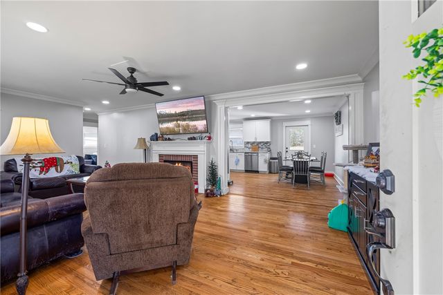 318 S Pine Street, Walhalla, SC 29691