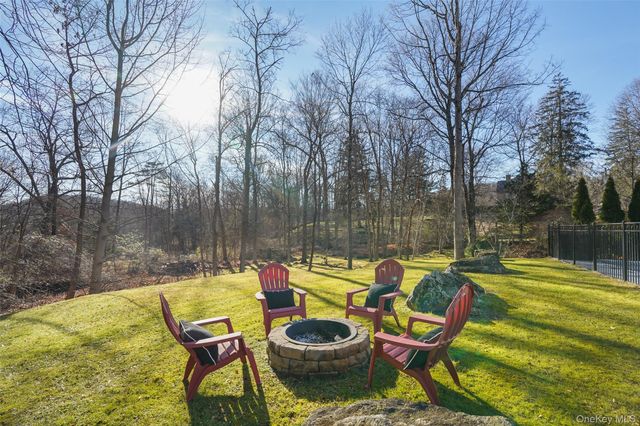 702 Croton Lake Road, Bedford Corners, NY 10549