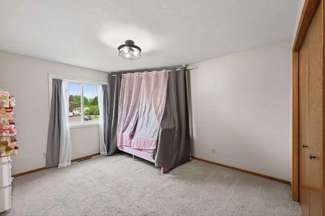 3914 67th Street E, Inver Grove Heights, MN 55076