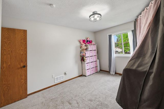 3914 67th Street E, Inver Grove Heights, MN 55076