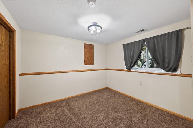 3914 67th Street E, Inver Grove Heights, MN 55076