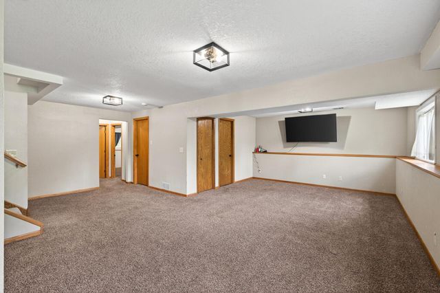 3914 67th Street E, Inver Grove Heights, MN 55076