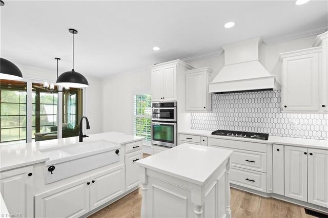 207 Pinnacle Drive, High Point, NC 27265