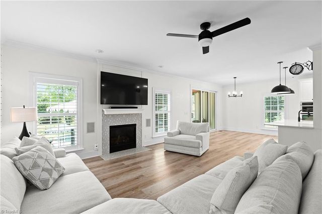 207 Pinnacle Drive, High Point, NC 27265