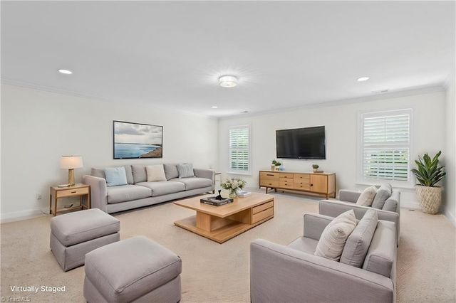 207 Pinnacle Drive, High Point, NC 27265