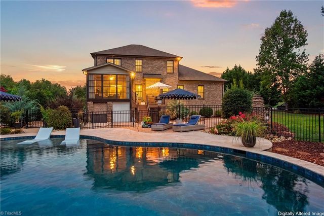 207 Pinnacle Drive, High Point, NC 27265