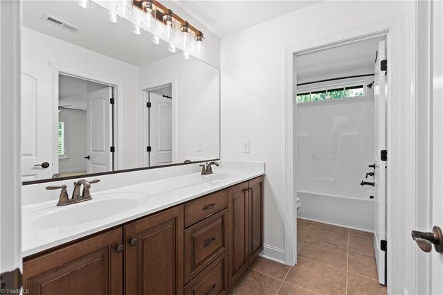 207 Pinnacle Drive, High Point, NC 27265