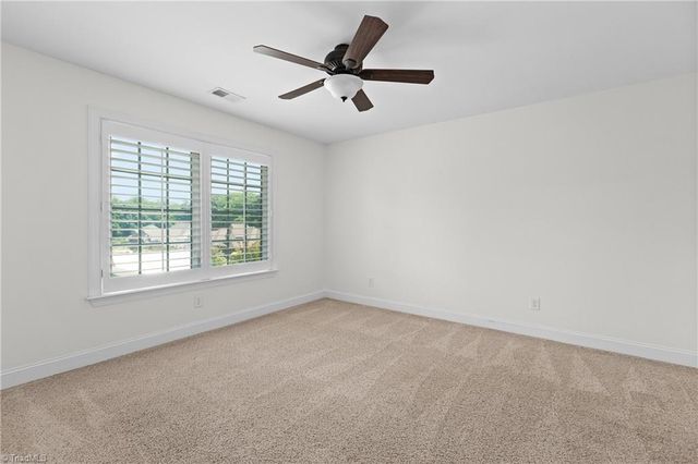 207 Pinnacle Drive, High Point, NC 27265