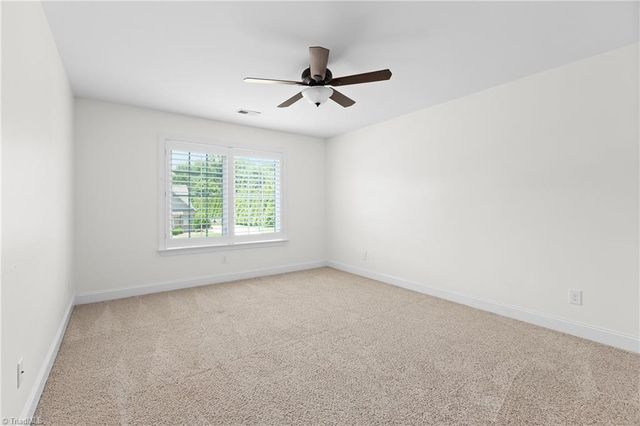 207 Pinnacle Drive, High Point, NC 27265