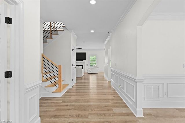 207 Pinnacle Drive, High Point, NC 27265